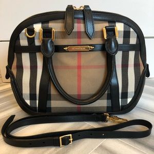 Burberry medium size bag